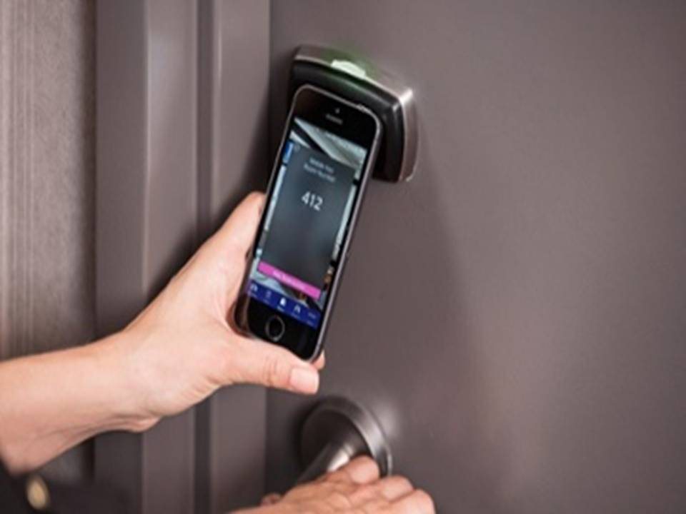 Công nghệ mở khóa phòng bằng smartphone trong khách sạn
